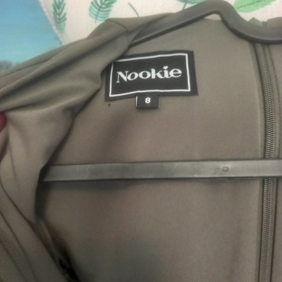 🥳HOST PICK🥳Nookie olive green bombshell plunge v neck body con midi dress (8) - Picture 6 of 9